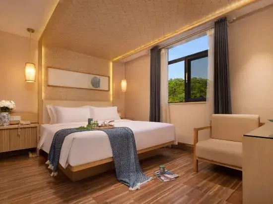 Fuyang Moli Luhua Business Hotel (Fuyang ecological paradise store)
