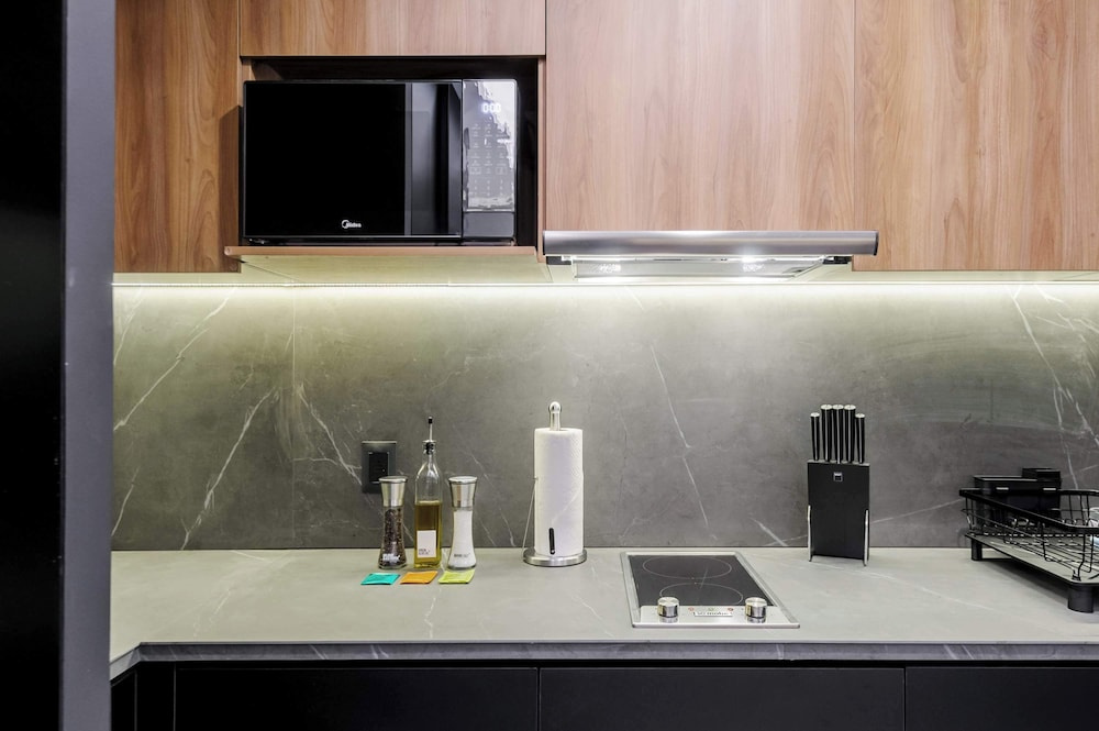 w Urban Vibes 1BR w Balcony in Tabacalera