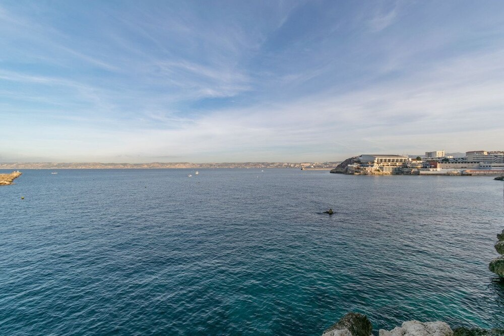 4-room Apartment at the Crossroads Marseille Life