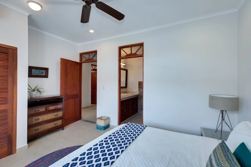 Great 3rd Floor Condo in Seaside Community