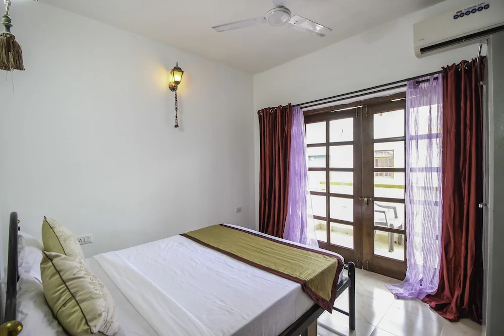 OYO 10495 Home Poolview 1BHK Candolim