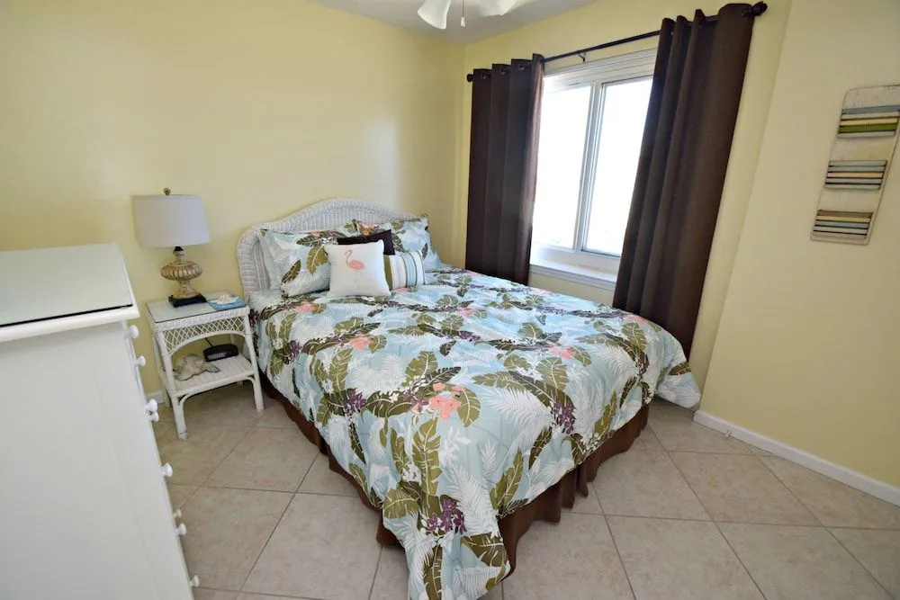 Tradewinds 801 by RedAwning