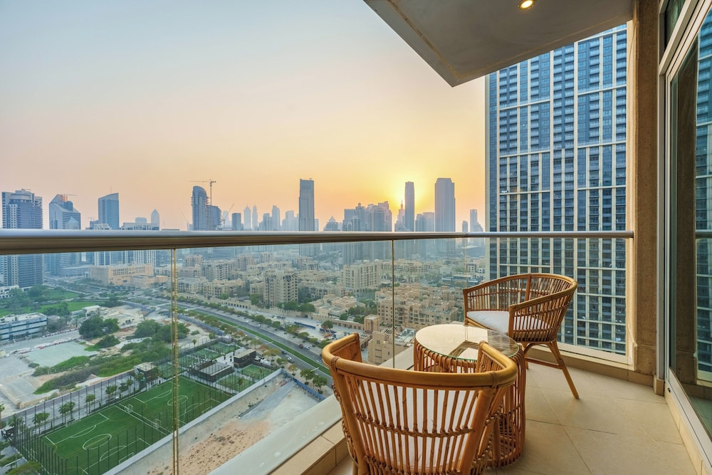 Maison Privee - Modern Chic Apt w/ Spectacular Downtown Views