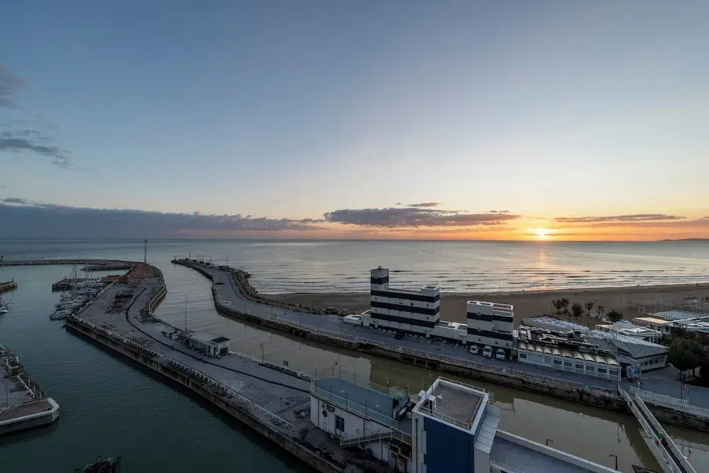 Visionair Suites & SPA-Room Only e Honesty Bar