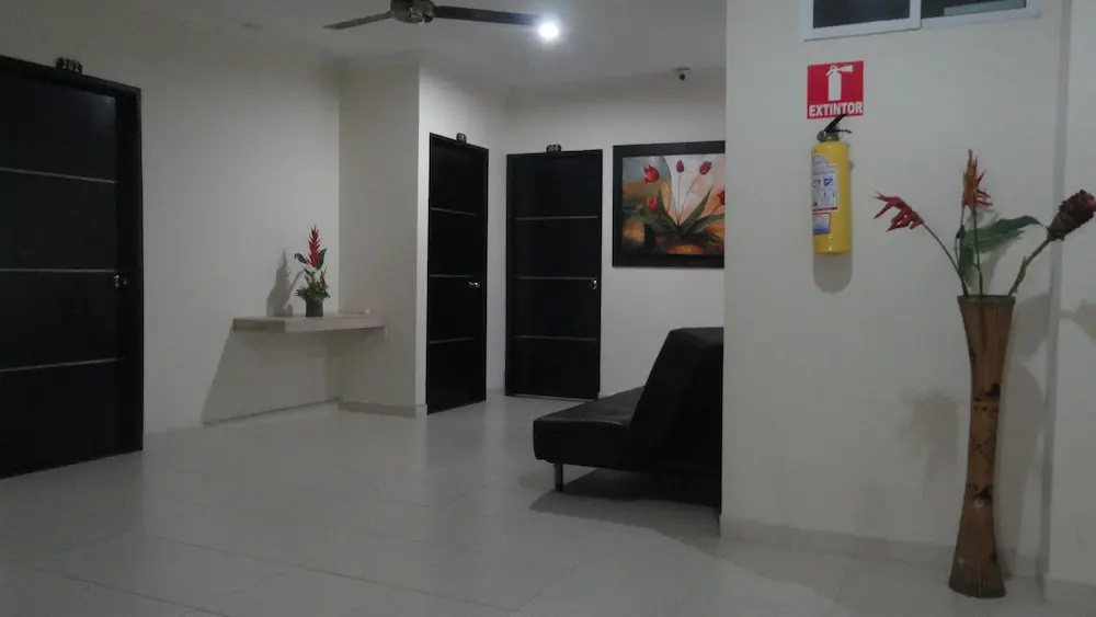 Hotel Calarca N1