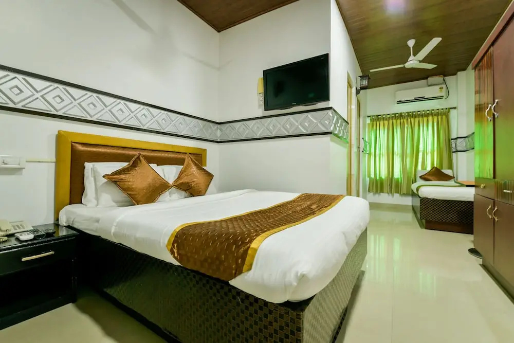 OYO 19587 Chembil Residency