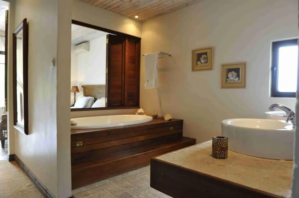 MAISON MUCUNA, pieds dans l'eau - Adults only