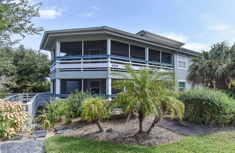 SV173 Sea Woods by RedAwning