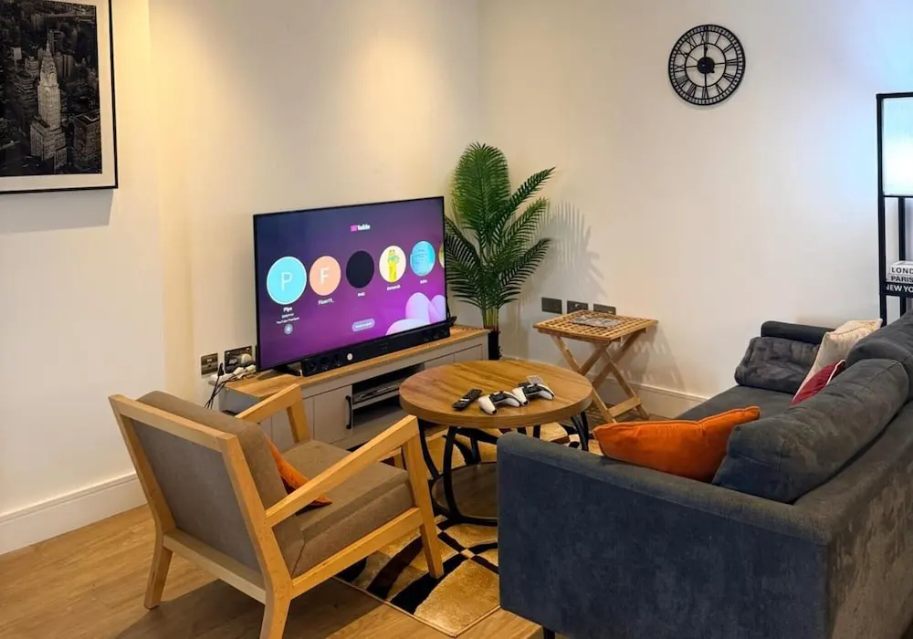 Birmingham - Cozy 2 Bed Apartment - Sleeps 4