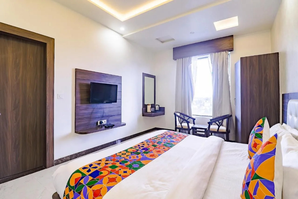 FabHotel World Link