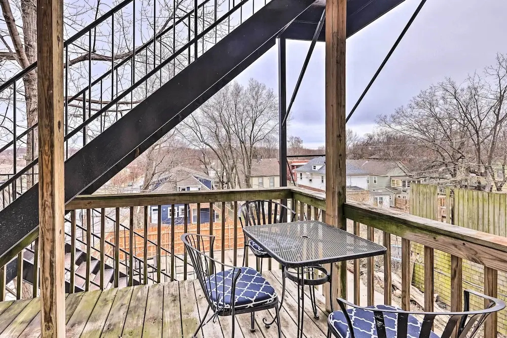 Unique Kansas City Apt: Walk to KC Streetcar Stop!