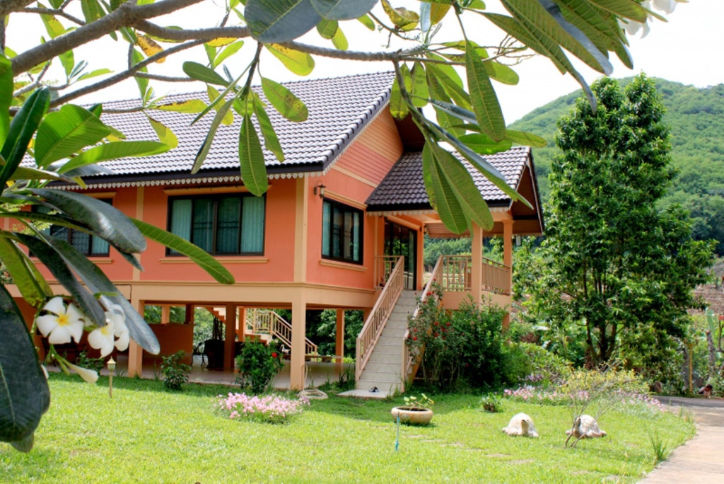 Maya Valley