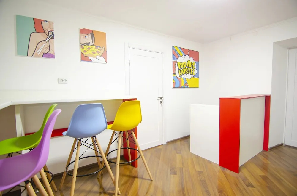 Pop Art Hostel Rynok Sq