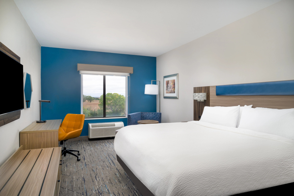 Holiday Inn Express Pratt by IHG