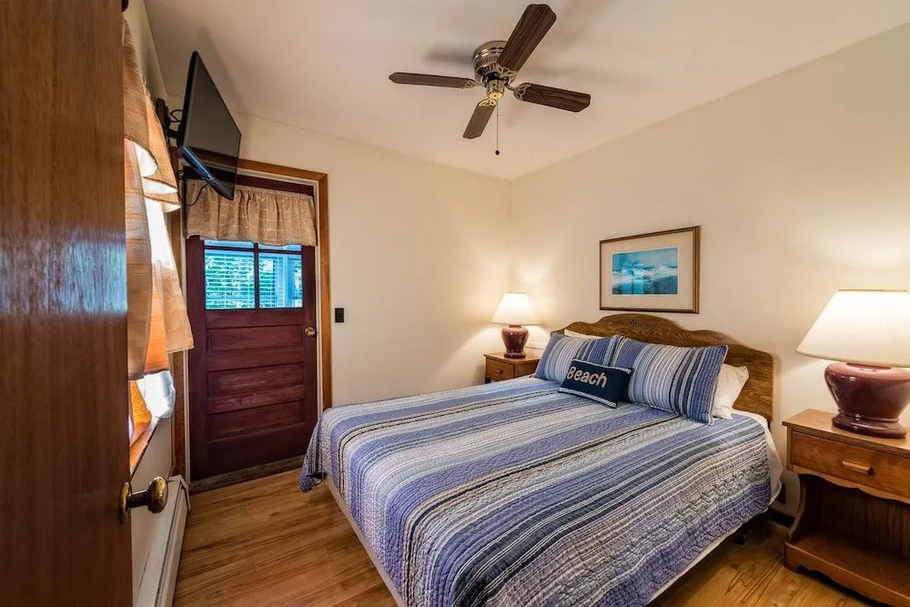 The Beaches Motel and Cottages