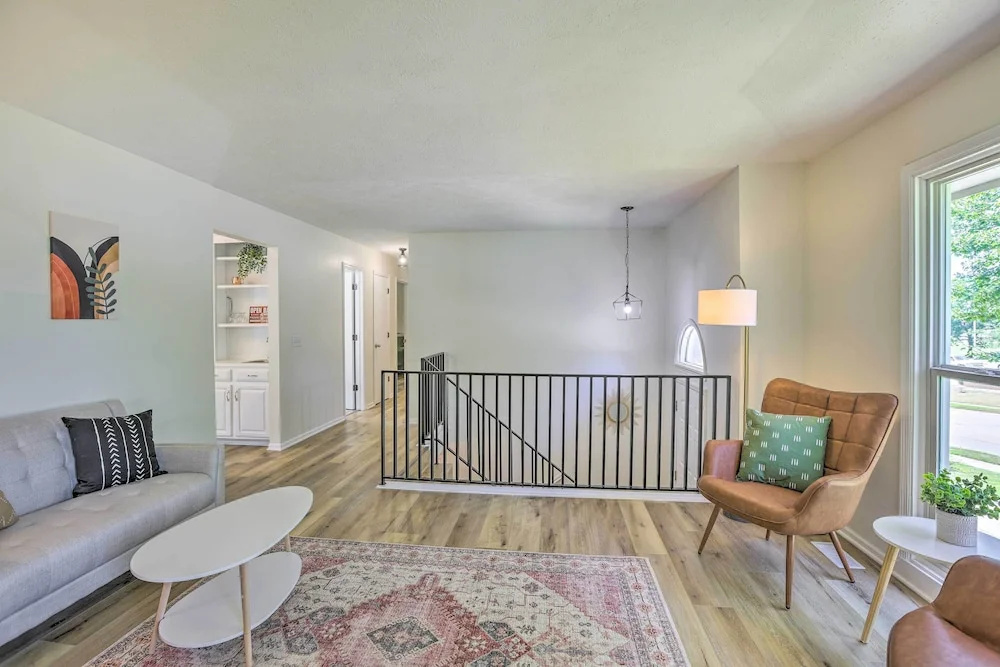 Modern Boho Gem: Yard + 10 Mi to Baxter Arena