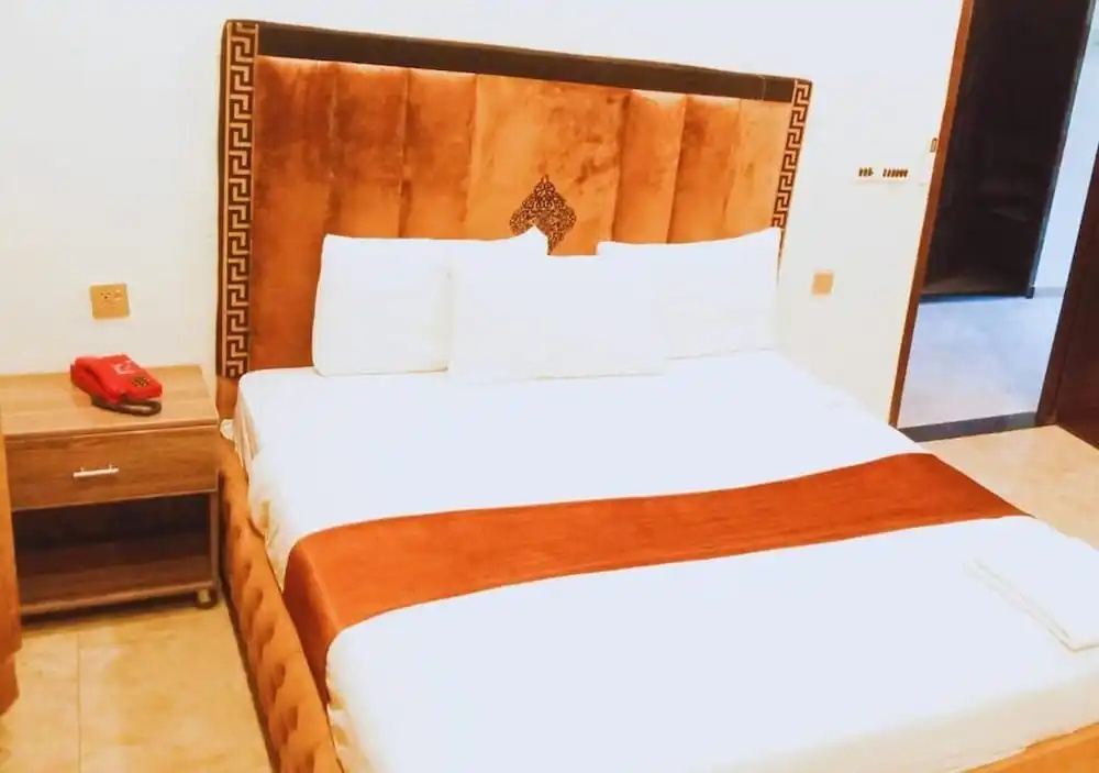 Hotel Day In
