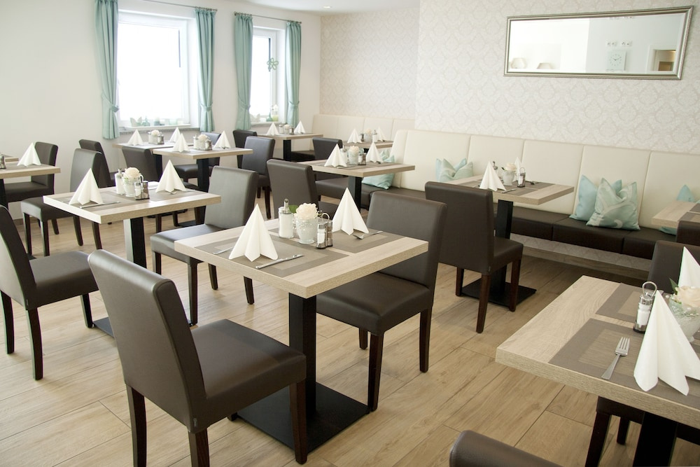 Hotel Claro Garni