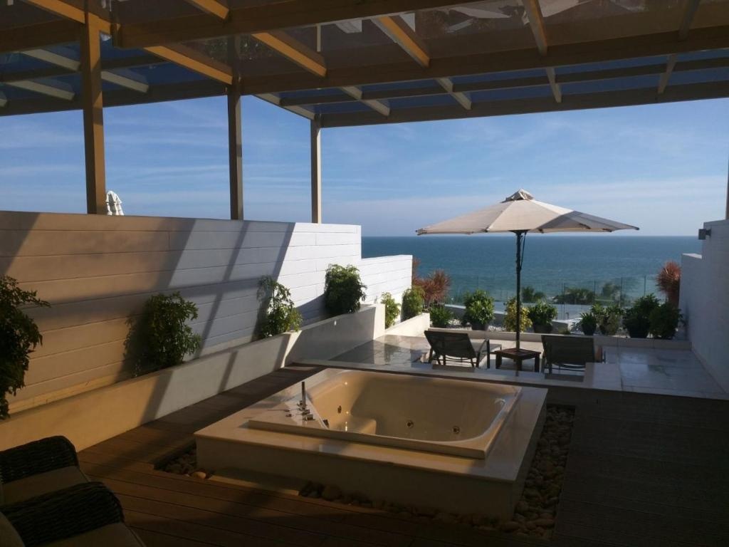 The Cliff Resort & Residences