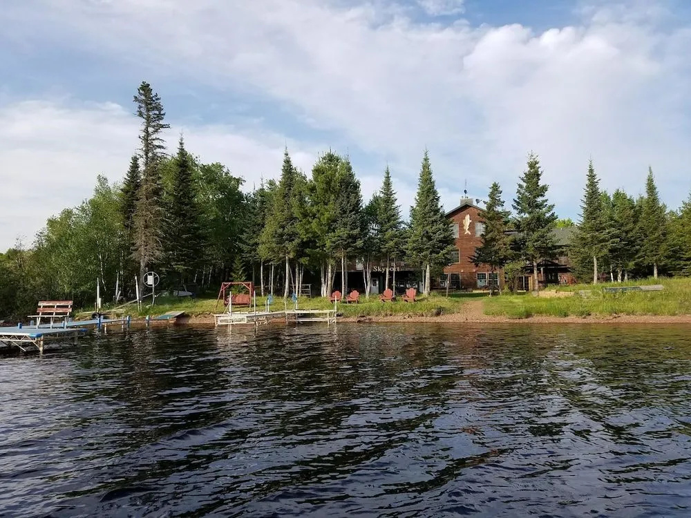 Skyport Lodge