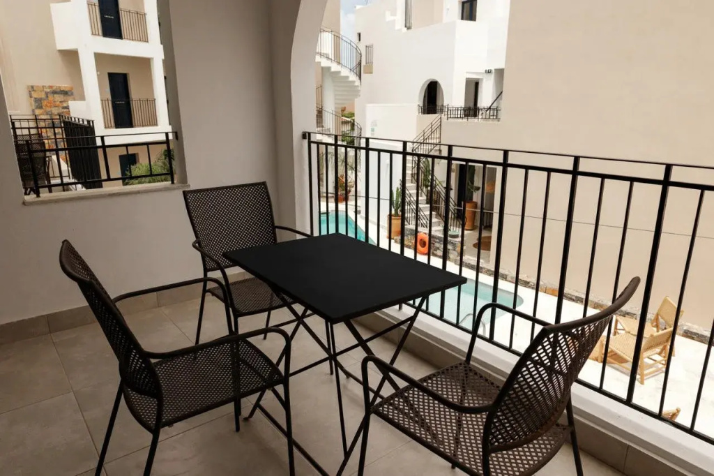 Nami Hotel & Suites