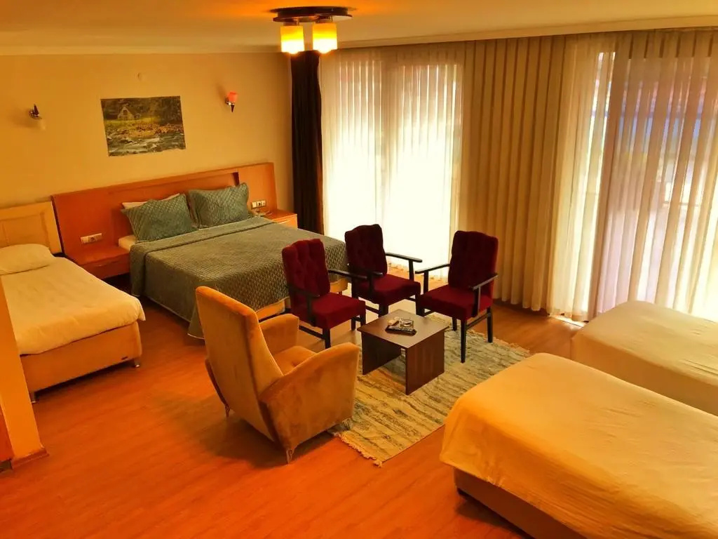 Green Palace Suite Hotel
