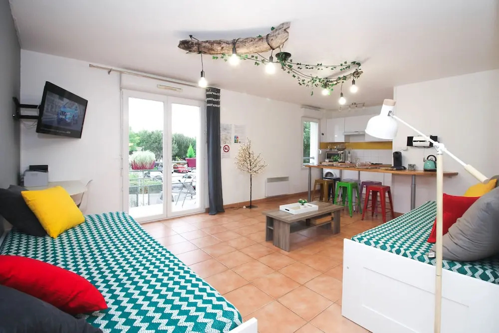 Carcassonne -Terrasse-Parking-WIFI 3lits