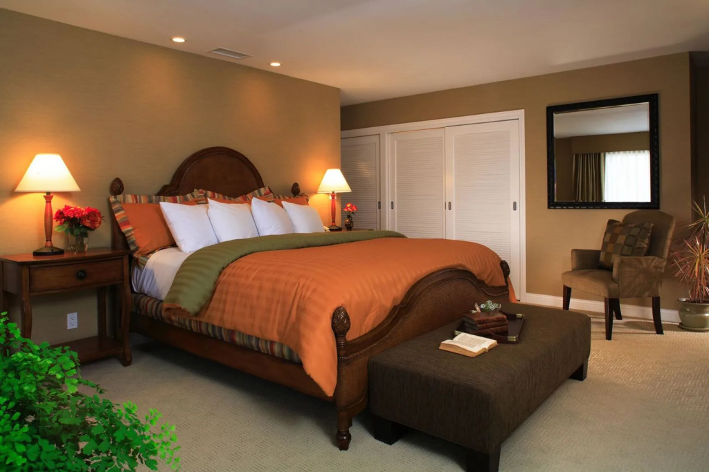 West Beach Inn, a Coast Hotel