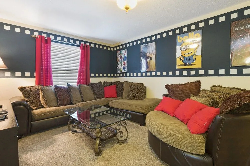 Paradise Palms 8852