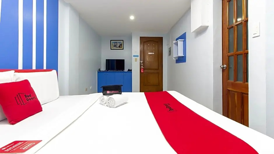 RedDoorz at DBuilders Rooms Ph2 Taguig