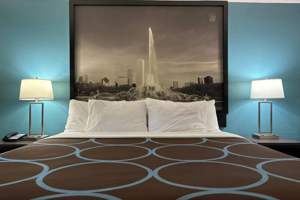 Super 8 by Wyndham Belleville St. Louis Area