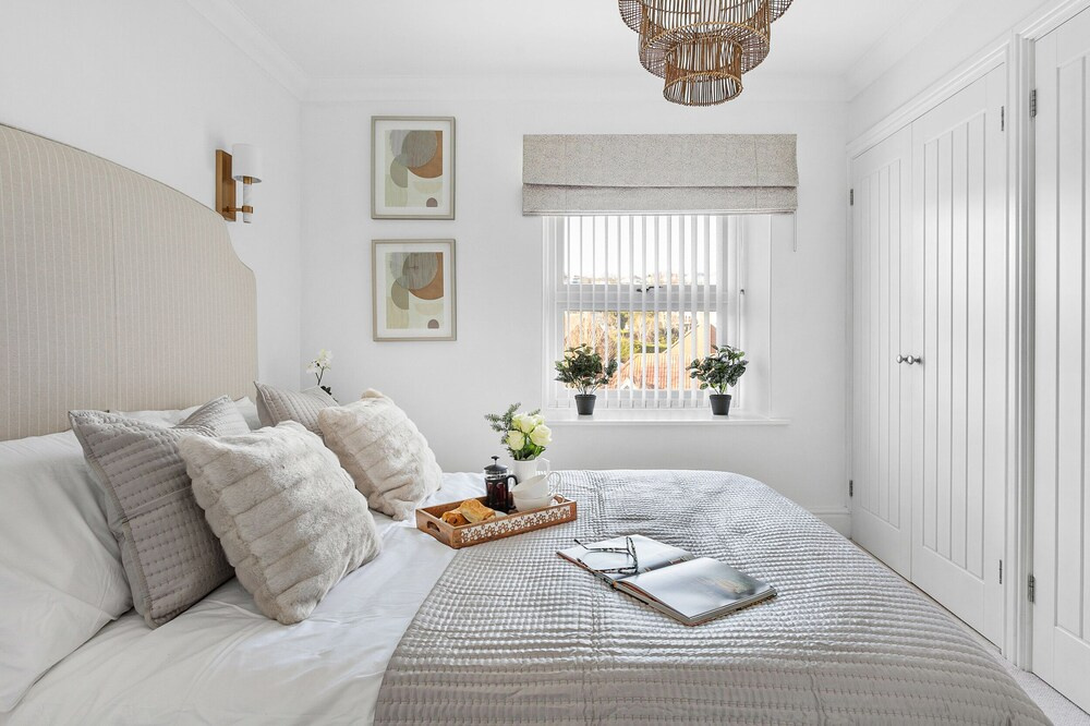 The Renoir Sea View Suite
