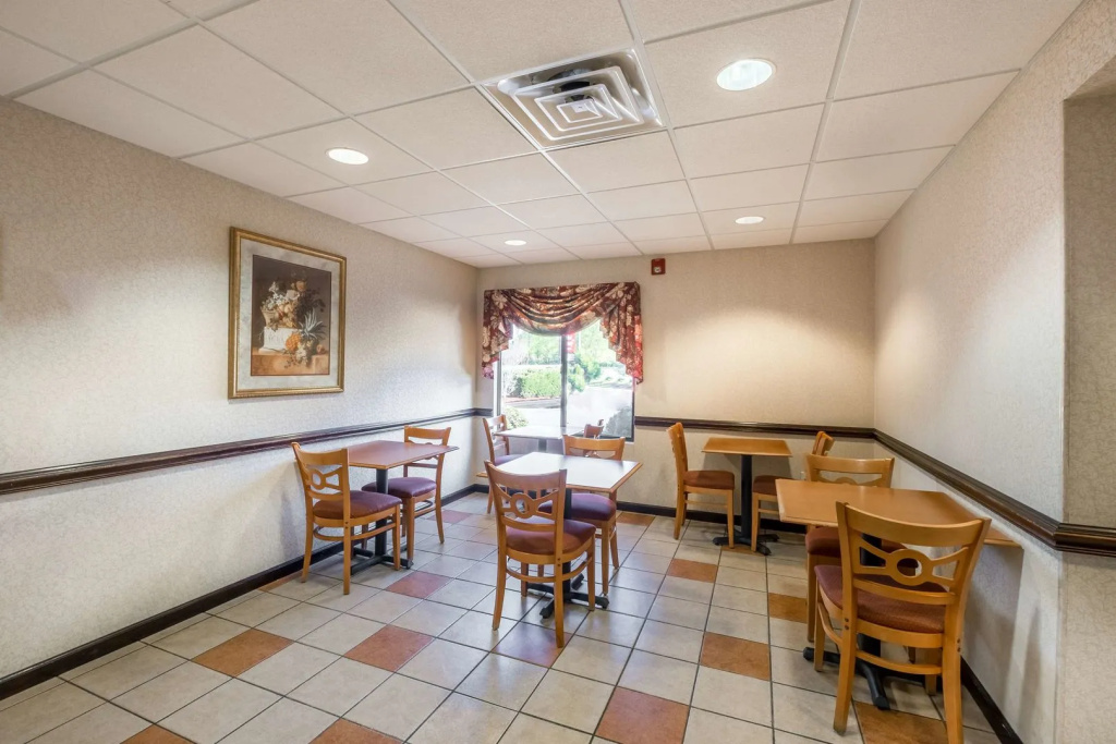 Red Roof Inn Hendersonville