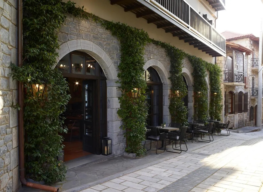 Art Mainalon Hotel