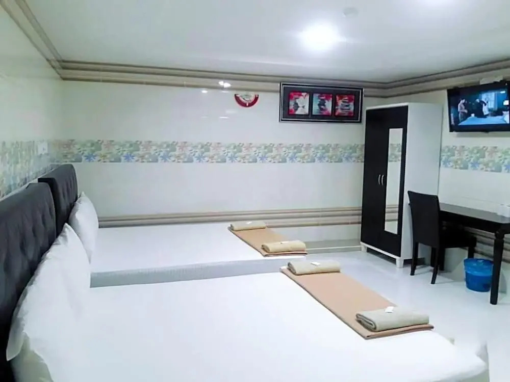 Sungai Besi Hotel