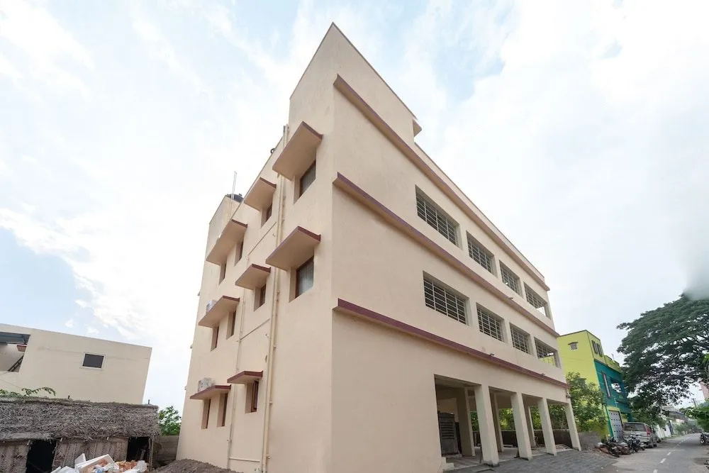 OYO 2391 Greentree Serviced Apartment, South Boag Road