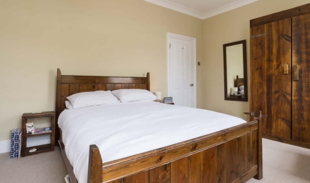 Veeve - 4 bed house, Winston Road, Stoke Newington