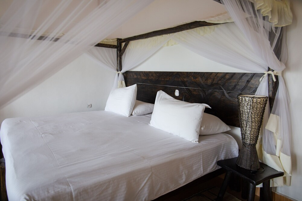 Room-serene Lake View Lodge in Kayove, R