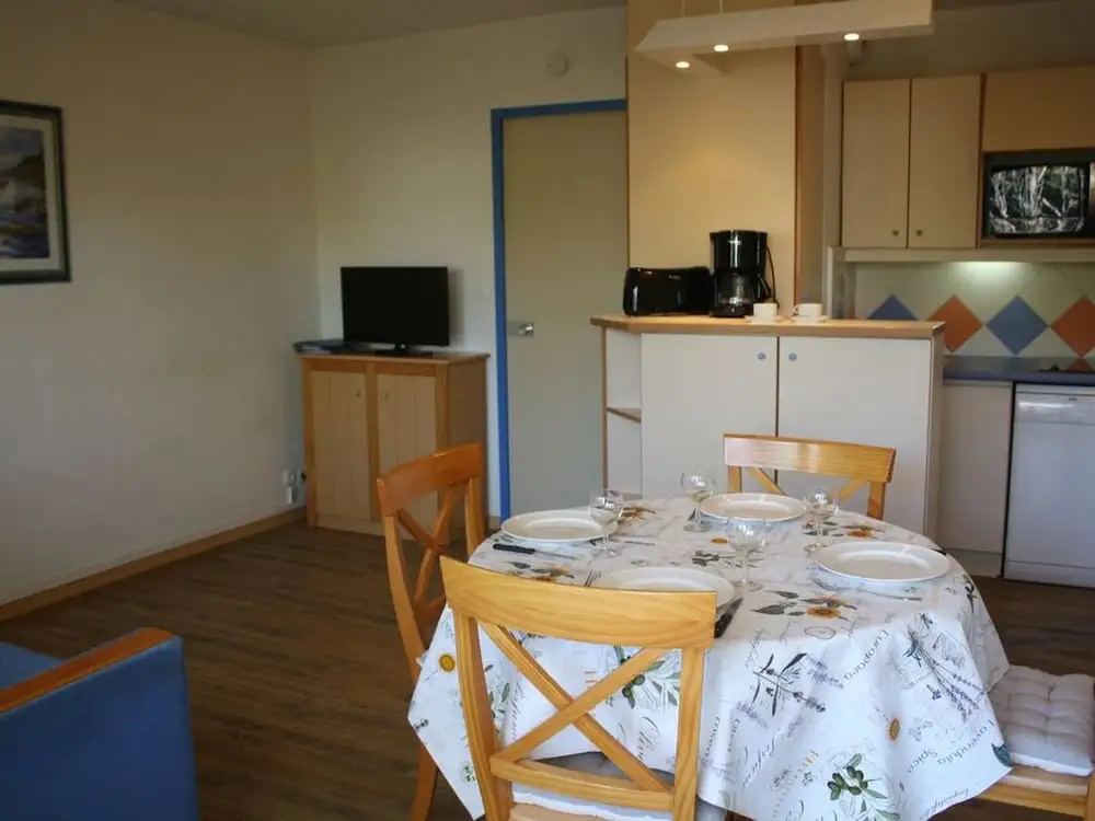 Studio in Sainte-maxime, With Furnished Terrace - 200 m From the Beach