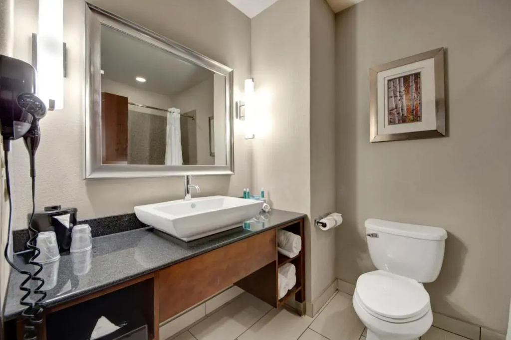 Holiday Inn Express and Suites Oklahoma City North by IHG