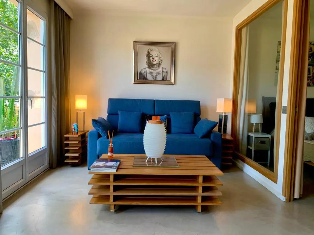 St Tropez T2 central