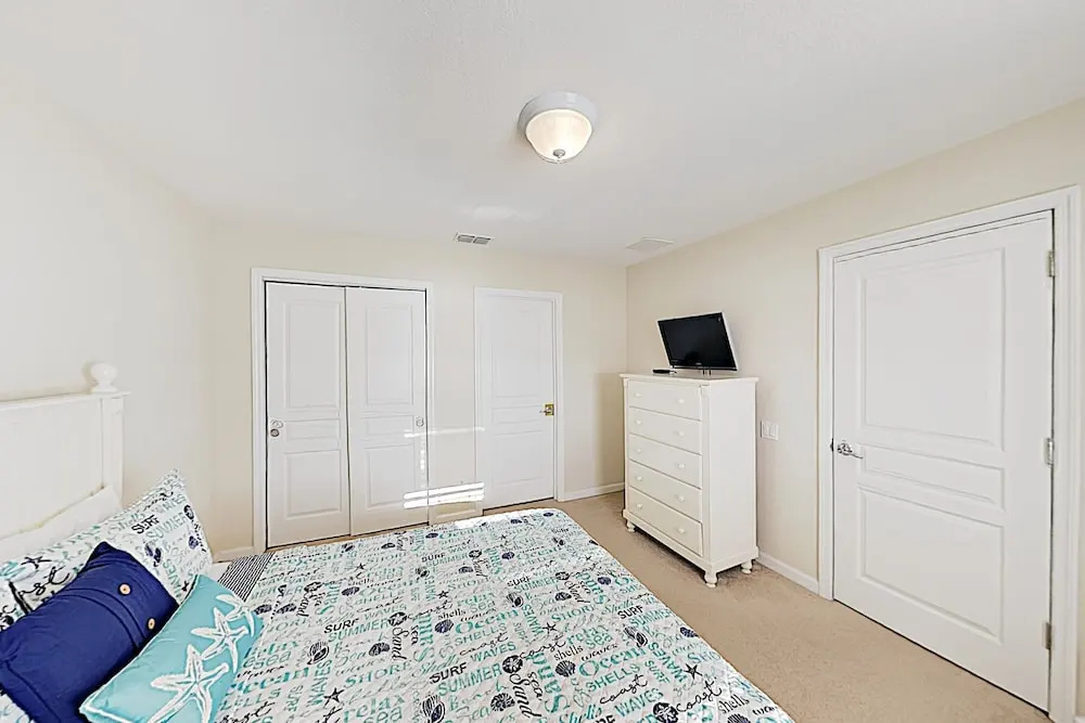 Windsor Hills Oasis: Private Pool, Spa & Game Room 6 Bedroom Home