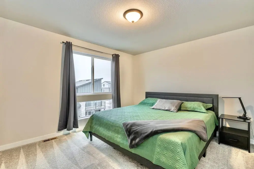 Tempurpedic Quartz Balcony Modern 3Br 3 5Ba