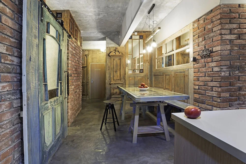 The Doors Apartments