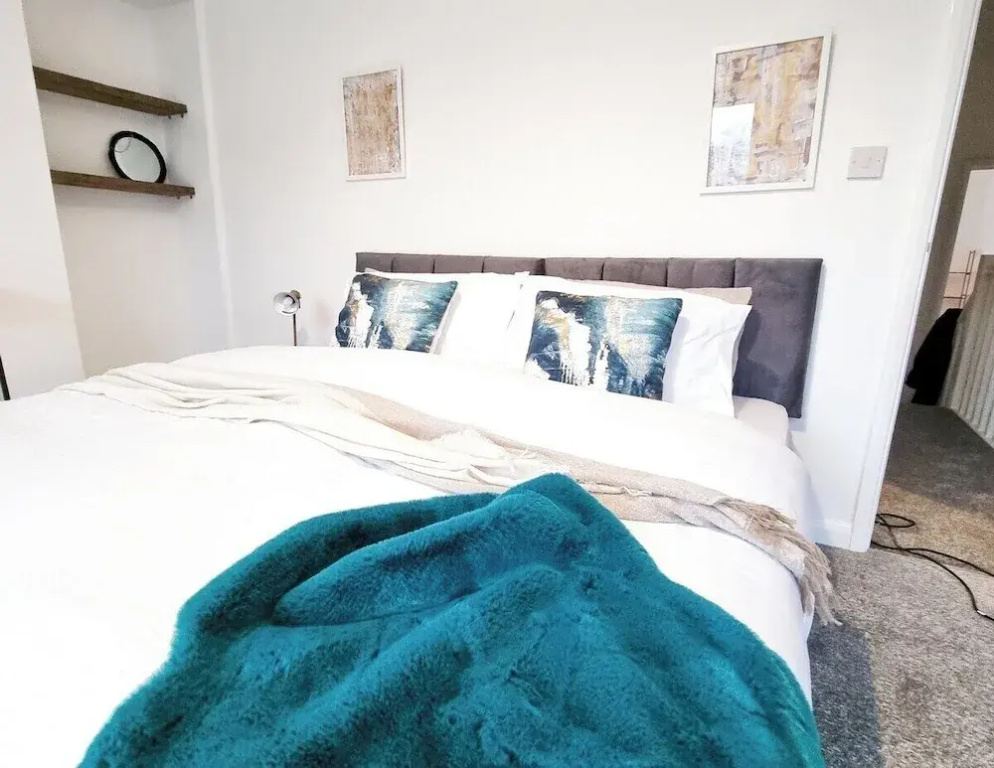 Spacious 3 Bed Home in the Heart of Swansea