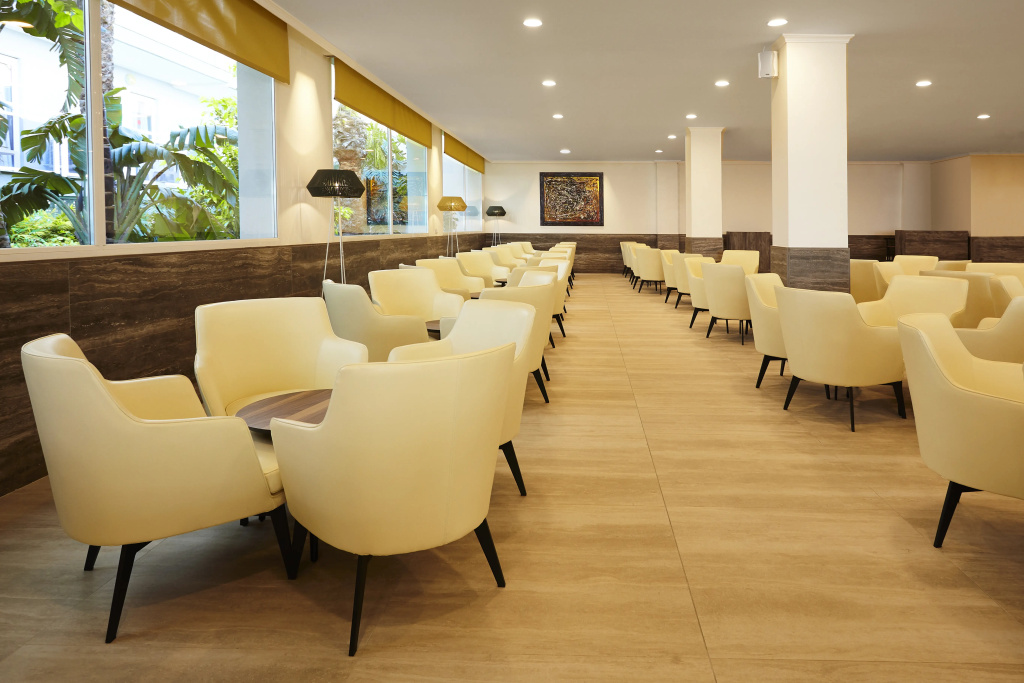 Hotel Las Arenas, Affiliated by Melia