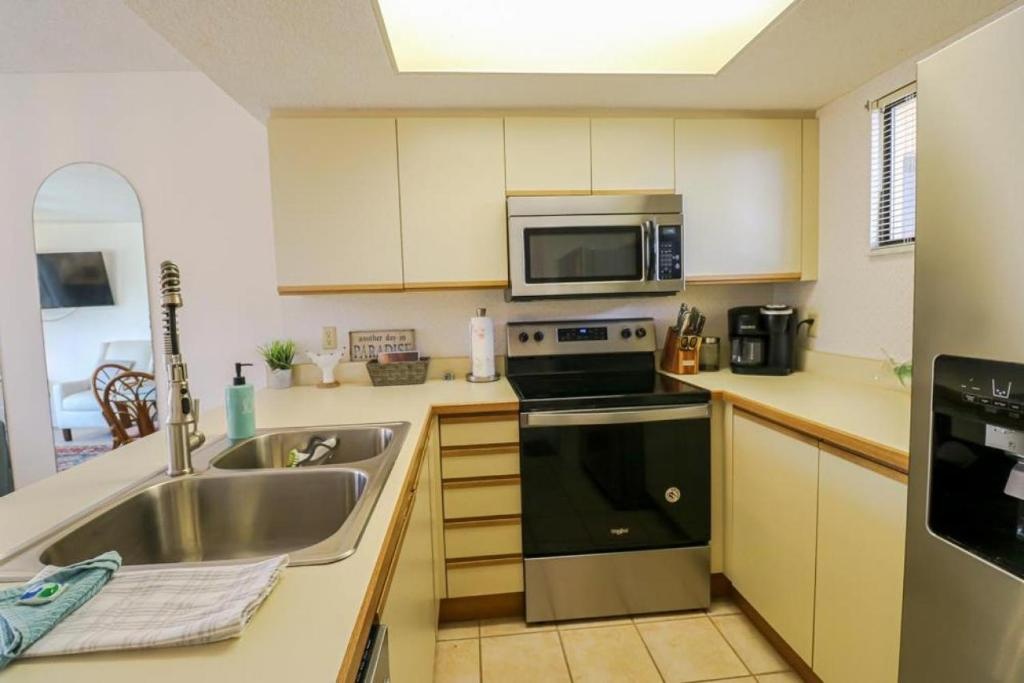 Ocean Village Club N23