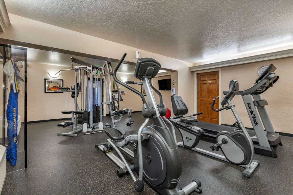 Best Western Plus Hilltop Inn