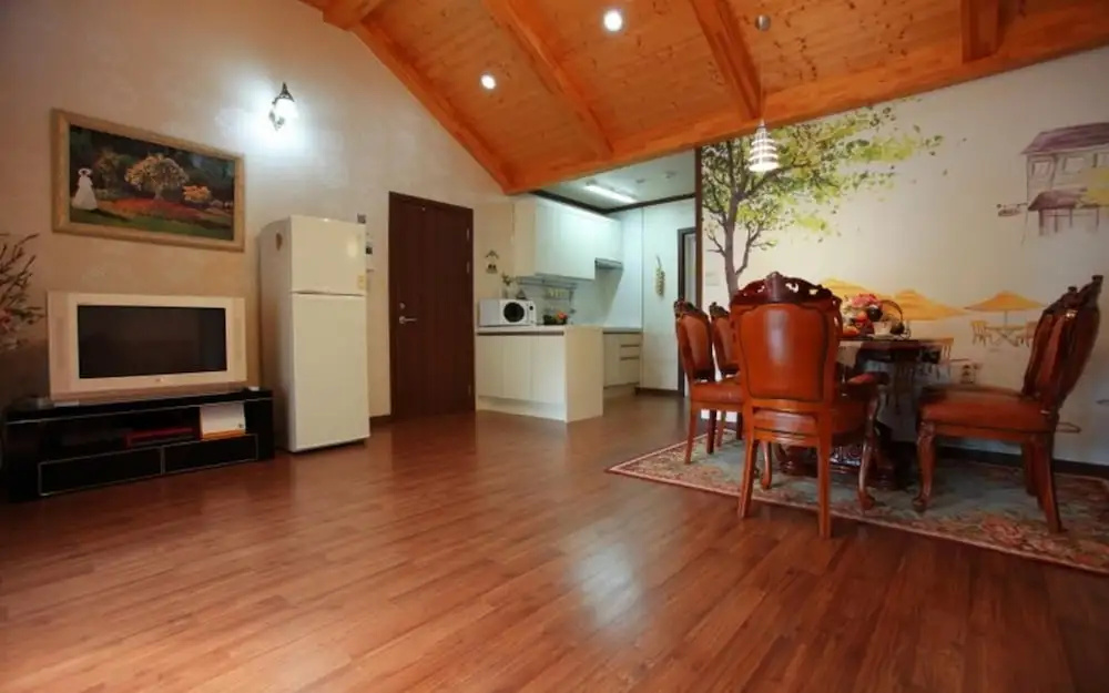龙仁Neutinamu度假屋(Neutinamu Pension Yongin)