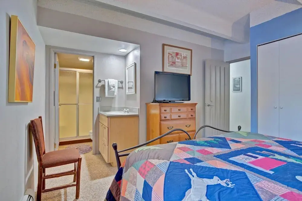 Ten Mile Island 119c 2 Bedroom Condo by RedAwning
